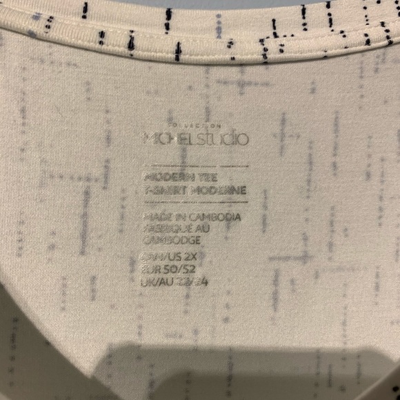 Michel Studio T-Shirt V-Neck - Picture 5 of 5